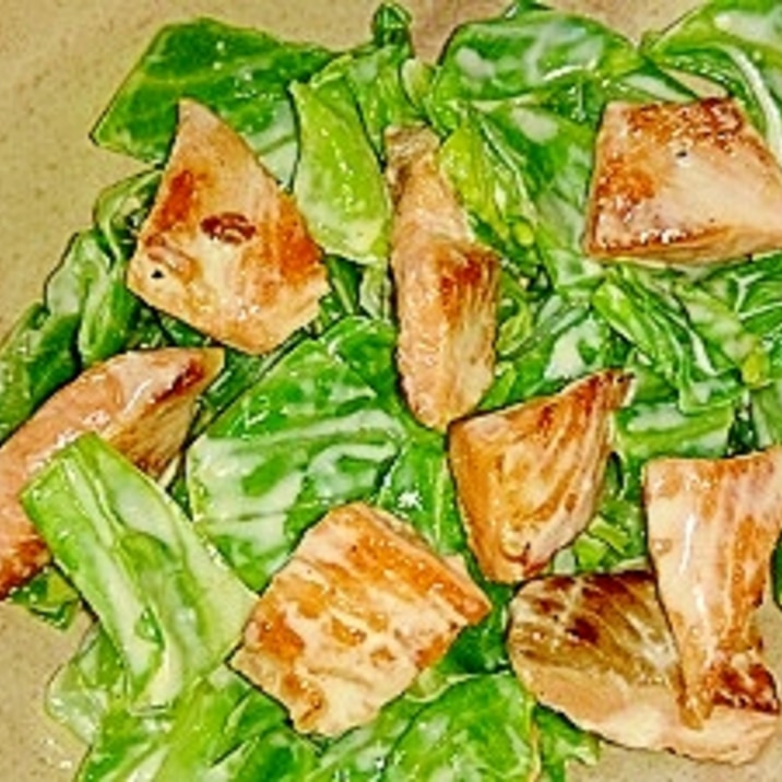 鮭のオリーブ焼きと春キャベツのレモンマヨサラダ